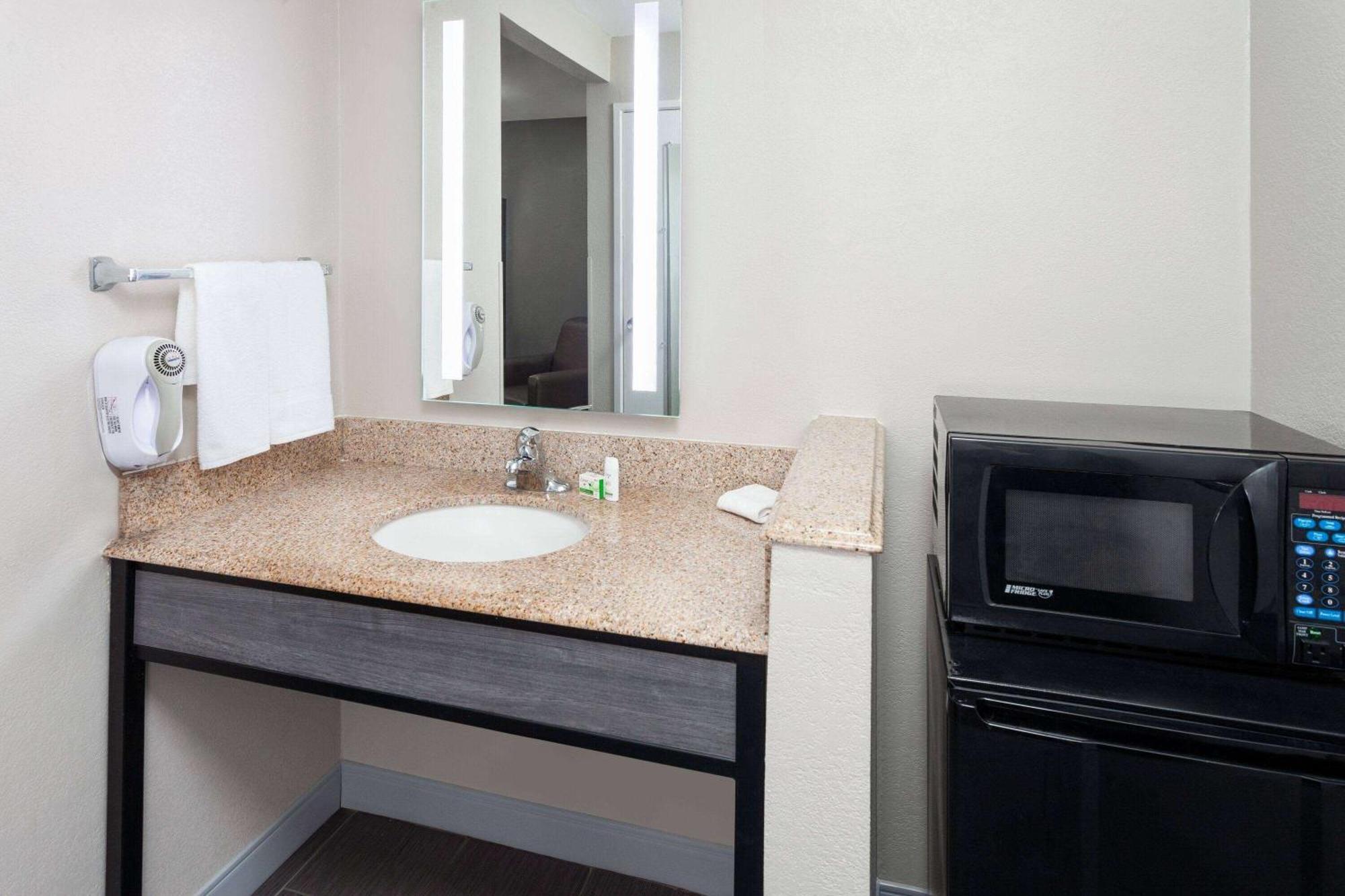 La Quinta Inn By Wyndham Cleveland Independence Luaran gambar